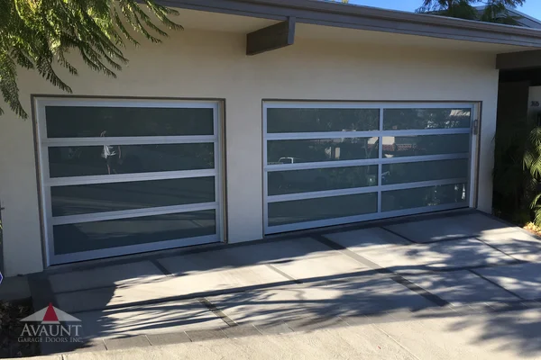 Full-View Glass contemporary garage door in Laguna Beach, CA -- Avaunt Garage Doors